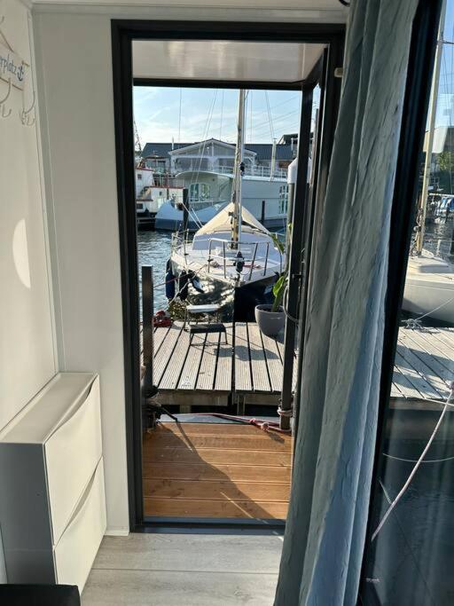 뤼베크 Premium Hausboot Trave Traum 아파트 외부 사진